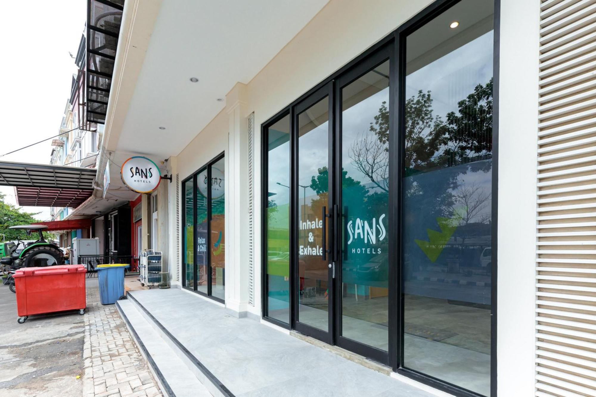 Sans Hotel Kelapa Gading Jakarta Jacarta Exterior foto